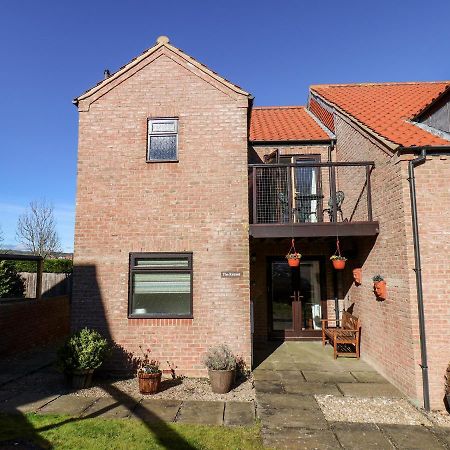 The Retreat Villa Whitby Exterior photo